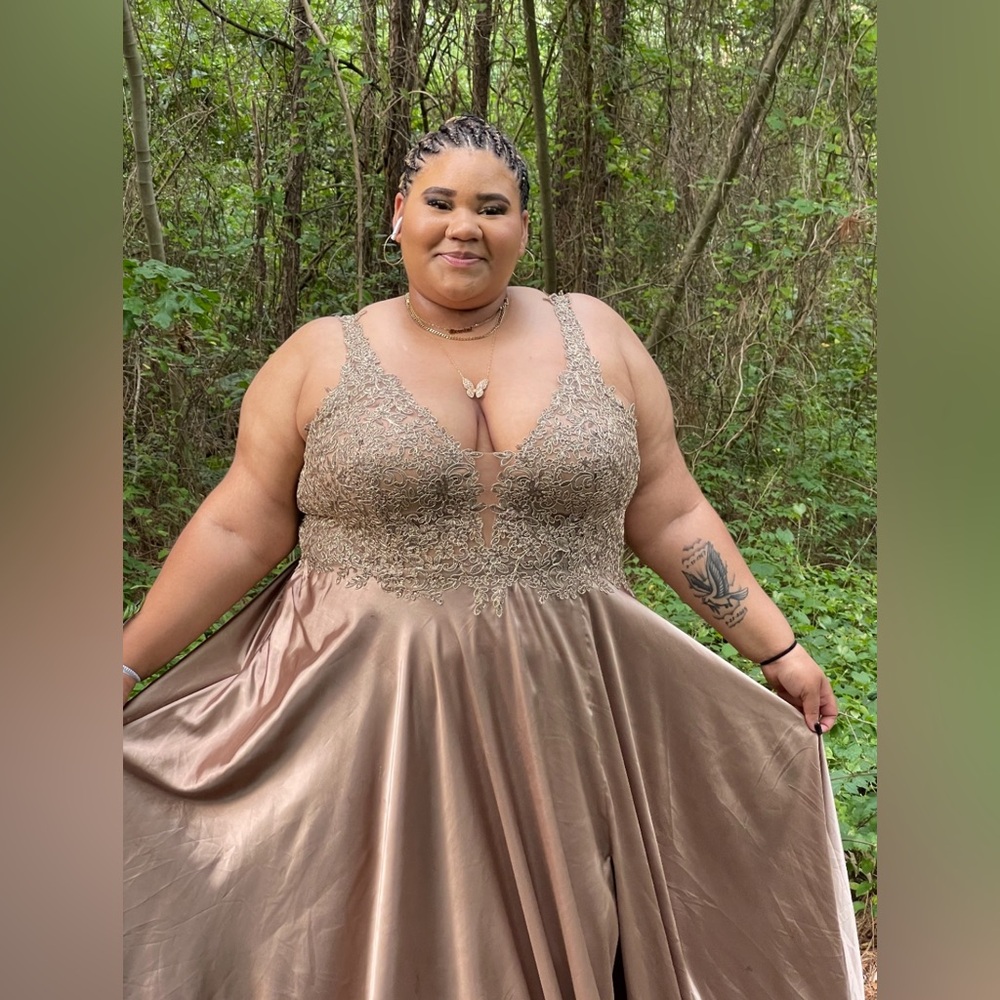 Plus size prom dress size 22w
